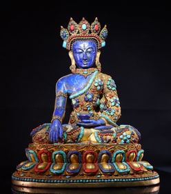 A lapis lazuli statue of Shakyamuni Buddha