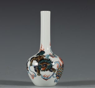 A piece of the Yongzheng year of the Great Qing Dynasty Taishi Shaobao long-necked flask