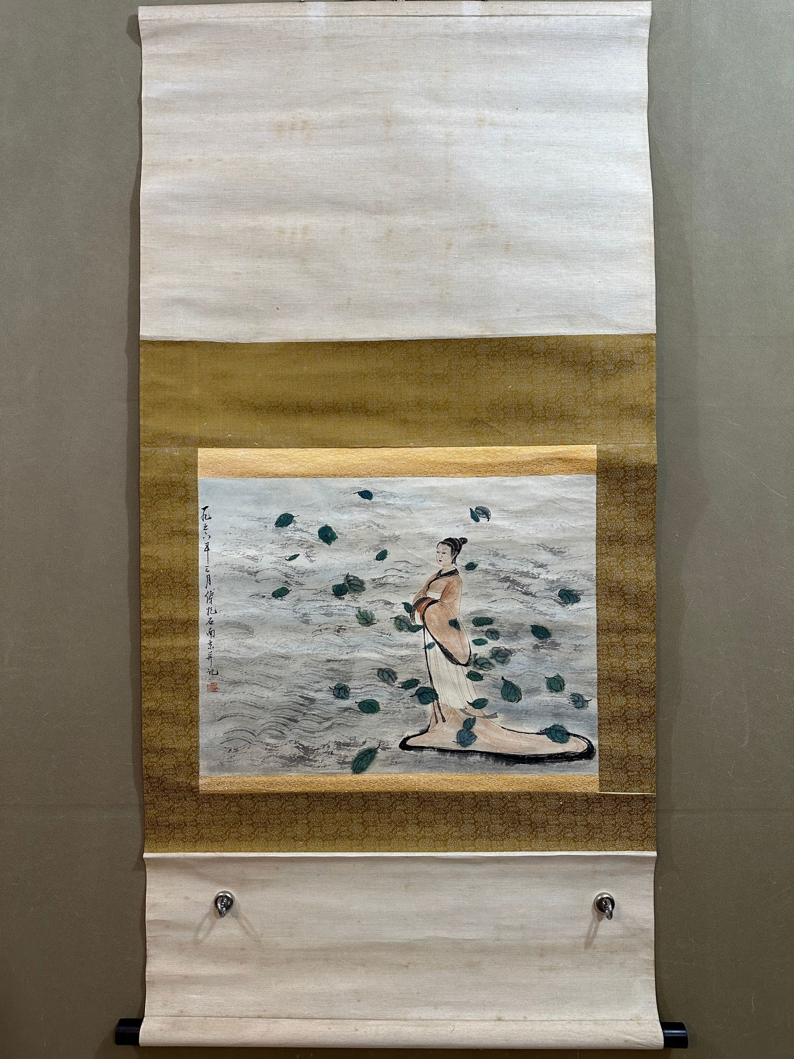 A picture of Roselle of Fu Baoshi: Fu Baoshi's Roselle diagram Size: Painting core37×49cm (The Dimensions Of All Batches Are Manually Measured.If You Need More Detailed Information, Please Contact Our Customer Service Before Bidding.)