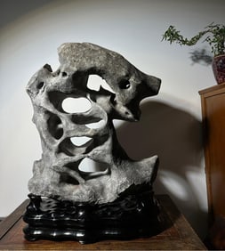 One piece of Qing Dynasty Taihu Lake Stone [Xia Yun]