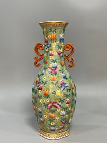 A Qing Dynasty Jiaqing New Year pastel everything is good amphora
