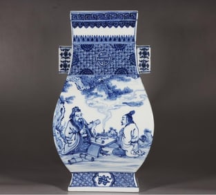 A blue and white square vase of the Qianlong year of the Qing Dynasty