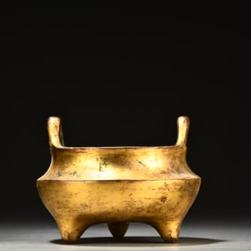 A piece of Yutang Qing Play bronze gilt three-legged incense burner