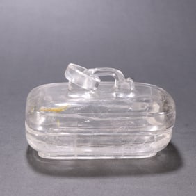 One piece of white crystal lid box