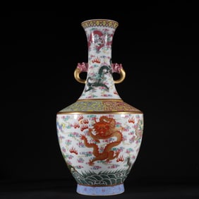 A Qing Dynasty Qianlong pastel depiction gold cloud dragon pattern amphora