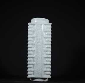 A Song Dynasty official kiln moon white glaze Cong bottle