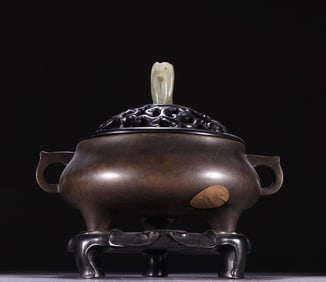 A Ming Xuande copper tire aromatherapy stove