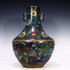 A Qing dynasty cloisonné vase