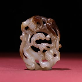 A piece of Hetian jade dragon pendant