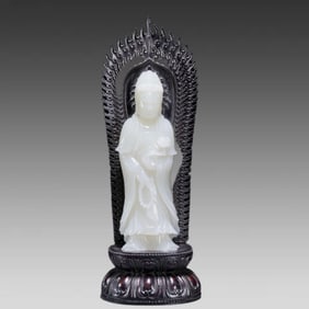 A Buddha statue of Hetian jade from the Qing Dynasty