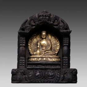 A bronze gilt Amitabha Buddha "wood carved Buddha shrine" from the Qing Dynasty