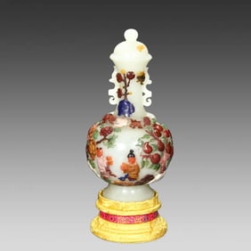 A multi-treasure vase inlaid with Hetian jade