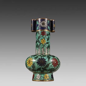 A cloisonné enamel floral pattern ear bottle made in cloisonné copper by the cloisonné year