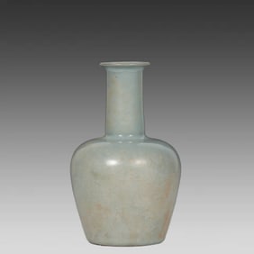 A piece of the Southern Song Dynasty official kiln powder blue glaze imperial title plate bottle
