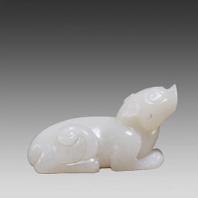 A Rui beast of Hetian jade from the Qing Dynasty