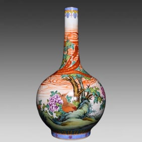 A piece of Qianlong in the Qing Dynasty pastel phoenix wearing a peony pattern gall bottle