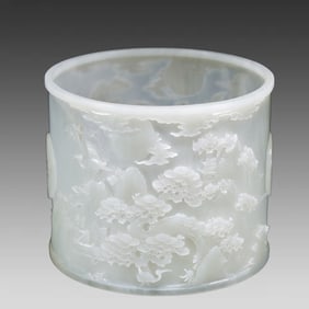 A pen holder of Hetian jade from the Qing Dynasty