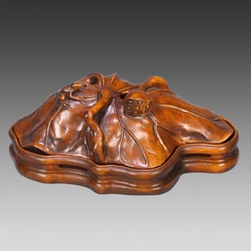 A piece of boxwood frog lotus leaf diffuser from the late Qing Dynasty