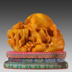 A Qing Dynasty Yongzheng year made Shou Shan Tian Huang "Guanyin" ornaments