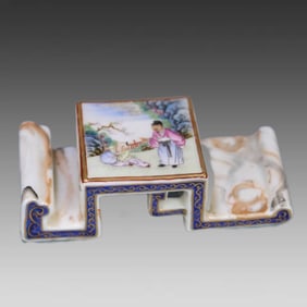 A Qing Dynasty Qianlong's Tang Ying pastel character story pen holder