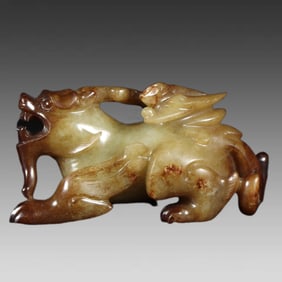 A piece of the ancient jade beard man control the beast