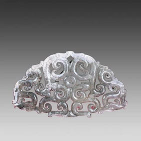 A piece of Hetian jade's Manqin dragon pendant