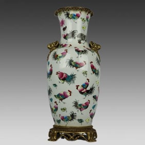 A pastel sheep's head amphora with a hundred chicken patterns inlaid with copper
