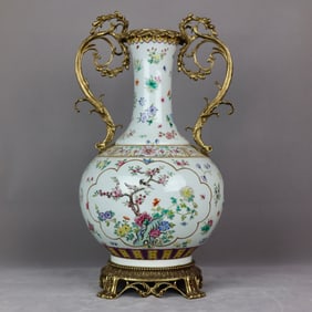 A piece of pastel flowers and birds inlaid with copper lace amphora