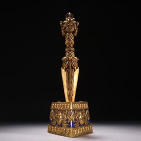 A piece of Qing Dynasty bronze gilt vajra