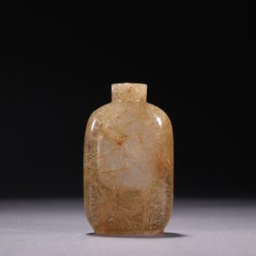 A Qing Dynasty hair crystal snuff bottle
