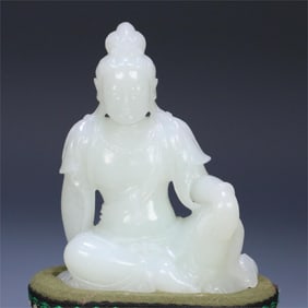 A Qing Dynasty Hetian jade water moon mirror Guanyin ornament