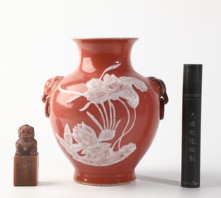 A piece of the palace amphora