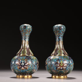 A pair of Qing Dynasty cloisonné garlic bottles