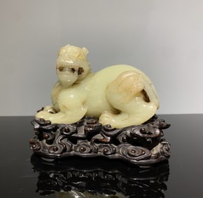 A Hetian jade beast ornament from the Qing Dynasty