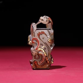 A piece of Han Dynasty Shengkeng white jade Weiqin lacquer painted gold Bo craft dragon Lezi