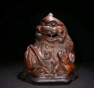 A piece of late Qing Dynasty: old bamboo carving Pixiu fragrance