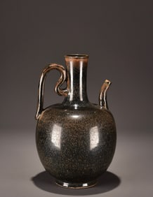 A piece of Song Cizhou kiln black glaze oil drop holding pot