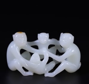 A piece of Hetian jade spirit monkey knick-knack
