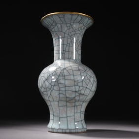 A Song Dynasty glazed gold reward vase