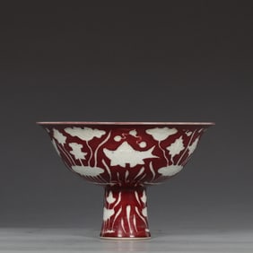 A piece of the Ming Dynasty Xuande year made ruby red white fish algae lotus pond pattern goblet