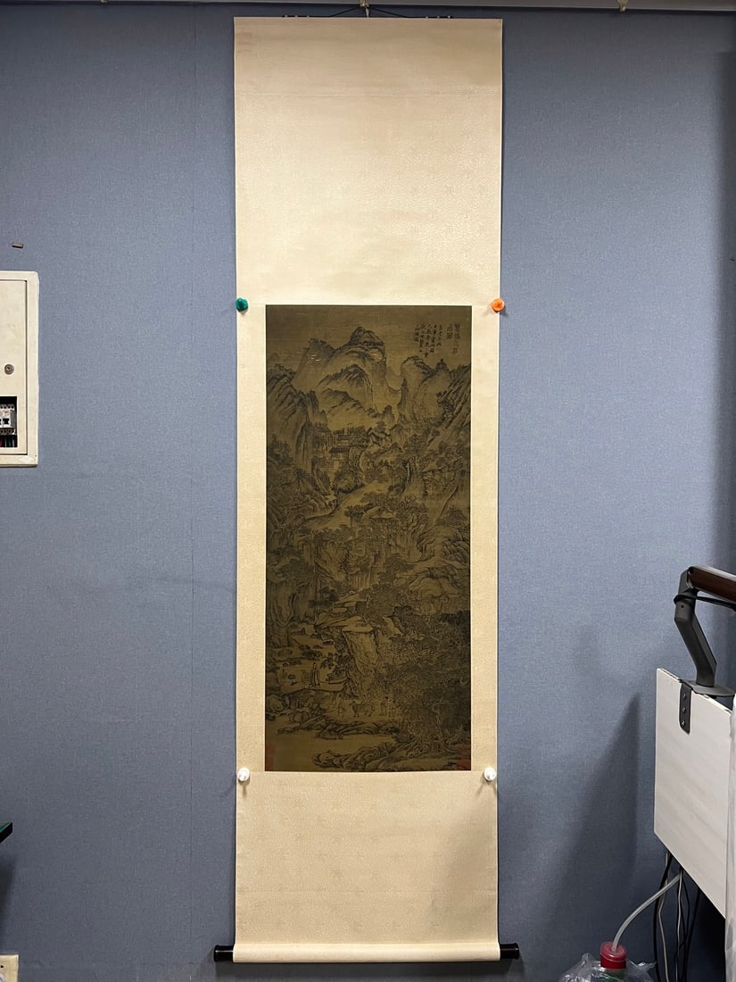 A picture of Wang Meng's landscape on silk: Wang Meng's landscape on silk Size:52x117cm (The Dimensions Of All Batches Are Manually Measured.If You Need More Detailed Information, Please Contact Our Customer Service Before Bidding.)