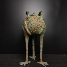 A bronze three-crane tripod of the war Han