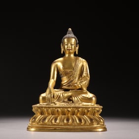 A bronze gilt statue of Sakyamuni from the Qing Dynasty