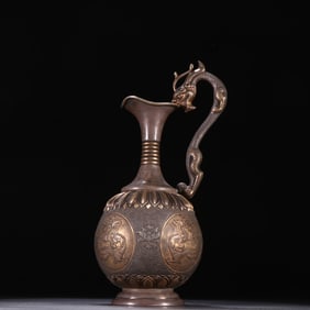A silver-giltled gold dragon pattern holding pot