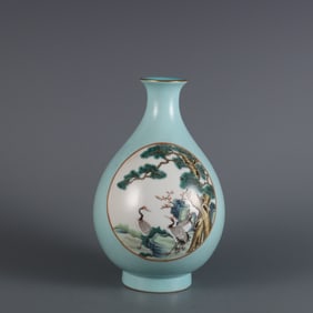 A piece of turquoise green land in the Qing Dynasty, opening the window, flowers and birds, and