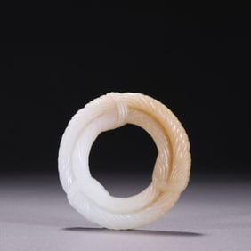 A piece of Qing Dynasty Hetian jade ring