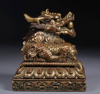 A Qing Dynasty bronze gilt plate dragon spit bead seal: Qing Dynasty bronze gilt plate dragon spit bead seal Size:H:9cm L:8.5cm W:8.5cm W:810g (The Dimensions Of All Batches Are Manually Measured.If You Need More Detailed Information, Please Contact Our Cu