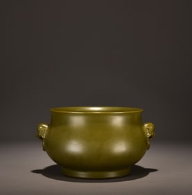 A piece of Qianlong tea leaves of the Qing Dynasty was washed at the end of the auxiliary head