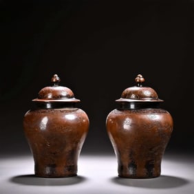A pair of Qing Dynasty general jars