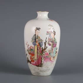 A piece of the Qing Dynasty's pastel Magu worship longevity plum vase